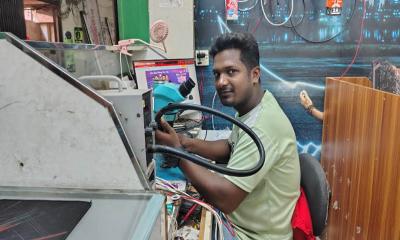 ঋণের পাহাড় পেরিয়ে সফল উদ্যোক্তা হামিম আলী