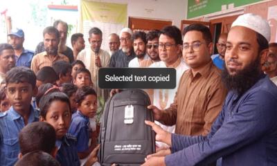 সাদুল্লাপুরে মেধাবী শিক্ষার্থীদের মাঝে বিনামূল্যে স্কুলব্যাগ বিতরণ