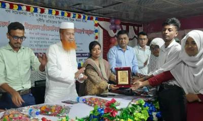 তালায় দুর্নীতি প্রতিরোধ বিষয়ক প্রতিযোগিতা ও পুরস্কার বিতরণ