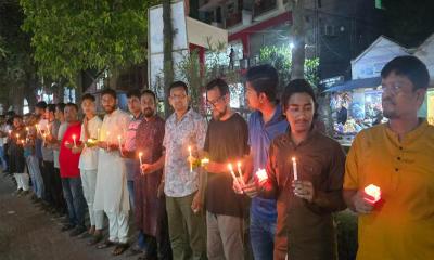 মুন্সীগঞ্জে যুবদল নেতার পদ স্থগিতের প্রতিবাদে কিলোমিটারজুড়ে মোমবাতি প্রজ্বলন