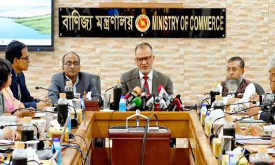 ব্যবসায়ীদের পেঁয়াজ আমদানির অনুমতি দেওয়া হবে