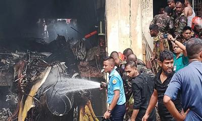 উত্তরায় বিমান বিধ্বস্তে নিহতের সংখ্যা বেড়ে ১৯, আহত শতাধিক