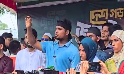 বেতন-ভাতা ফেরত দিয়ে স্বাস্থ্য উপদেষ্টাকে পদত্যাগ করতে হবে