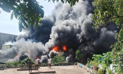 কর্ণফুলী ইপিজেডে আগুন, নিয়ন্ত্রণে ৮ ইউনিট