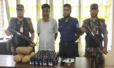 দৌলতপুরে বিজিবির অভিযানে মাদক ও অস্ত্রসহ ইউপি সদস্য গ্রেপ্তার