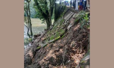 দুই মাসেই ভেঙে গেল কেন্দুয়ার পাটেশ্বরী নদীর ব্রিজ সংলগ্ন প্যালাসাইট