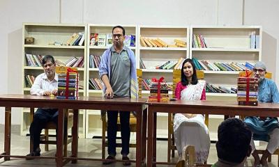মধুপুর উপজেলা পরিষদ লাইব্রেরিতে বই প্রদান