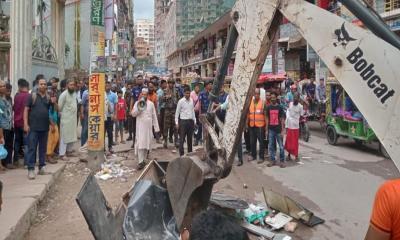 কান্দিরপাড়ে ফুটপাত দখলমুক্ত অভিযানে সিসিক