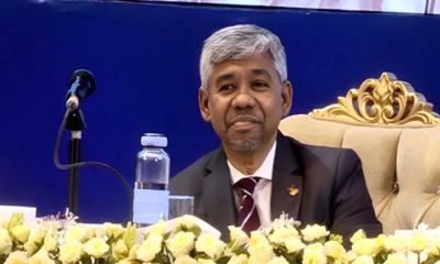 সবকিছু ভুলে গিয়ে দেশের স্বার্থে সবাই কাজ করব