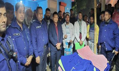 কম্বল দিয়ে ভোট কেনার চেষ্টা, স্বতন্ত্র প্রার্থীর সমর্থক গুনলেন জরিমানা