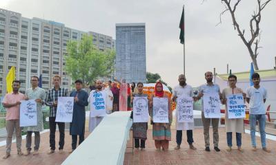 ঝালকাঠিতে স্বাধীনতা দিবসে শ্রদ্ধা জানিয়ে গাছ কাটার প্রতিবাদ