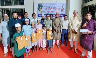 শিবগঞ্জে ৪০ এতিম শিশুকে ঈদ উপহার ও ইফতার করালো প্রগতি কল্যাণ সংস্থা