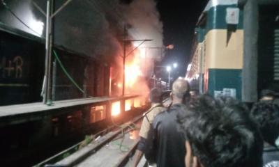 পার্বতীপুরে রমনা কমিউটার ট্রেনের পাওয়ার কারে আগুন, এক ঘণ্টার চেষ্টায় নিয়ন্ত্রণ
