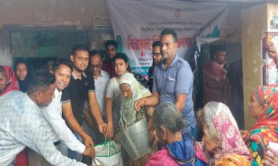 ঘিওরে ঈদ উপলক্ষে হতদরিদ্র পরিবারের মাঝে ভিজিএফের চাল বিতরণ 