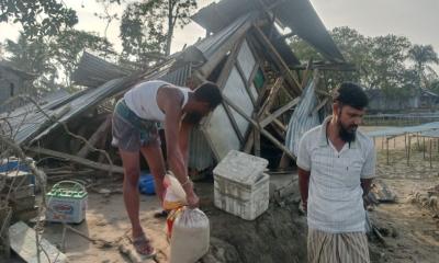 ভোলায় কালবৈশাখী ঝড়ের তাণ্ডবে অর্ধশতাধিক ঘরবাড়ি বিধ্বস্ত