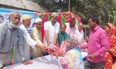 বোদায় পানি সম্পদ প্রতিমন্ত্রীর পক্ষ থেকে ঈদ উপহার বিতরণ