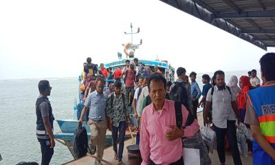 দৌলতদিয়ায় সড়ক ও নৌপথে নেই ভোগান্তি, স্বস্তিতে ফিরছে ঘরমুখী মানুষ