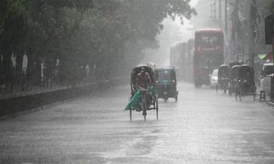 রাজধানীতে মুষলধারে বৃষ্টি