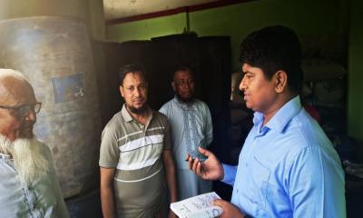টুঙ্গিপাড়ায় অতিরিক্ত দামে ডিজেল বিক্রি ও মজুদ রাখায় ১৩ হাজার টাকা জরিমানা