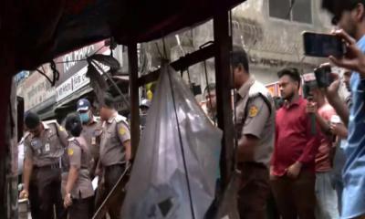 উচ্ছেদের নামে রাজধানীতে চলছে পুলিশ-হকারদের ‘ইঁদুর-বিড়াল’ খেলা