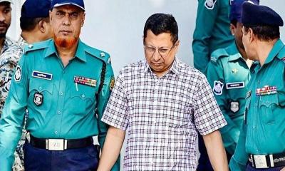 কাঠগড়ায় দাঁড়িয়ে জিকির করছিলেন সাবেক আইজিপি মামুন