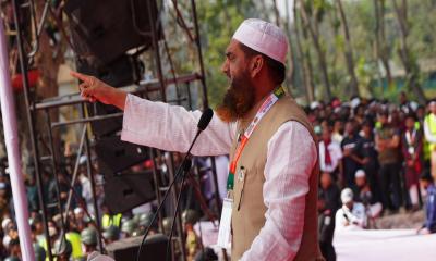 দুটি রাজপরিবারের হাতে দেশের মানুষ আর ভাগ্য বন্ধক দিতে রাজি নয়