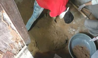 স্ত্রী-মেয়েকে হত্যার পর লাশ ঘরেই মাটিচাপা, অন্য নারীকে নিয়ে সেখানেই ৭ মাস বসবাস