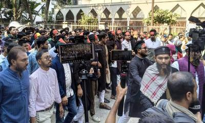ডাকসুর নেতৃত্বে স্বরাষ্ট্র মন্ত্রণালয় ঘেরাও ঢাবি প্রতিনিধিরা
