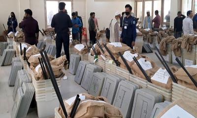 ব্রাহ্মণবাড়িয়ার ৮০৫ কেন্দ্রে সরঞ্জাম বিতরণ শুরু, ভোটার ২৫ লাখের বেশি