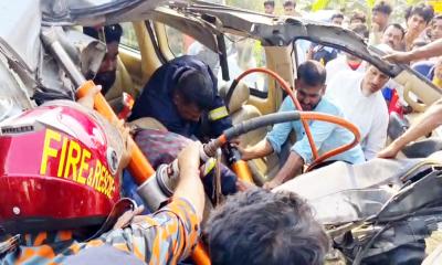 ঢাকা-বরিশাল মহাসড়কে বাস-মাইক্রোবাসের সংঘর্ষে নিহত ২