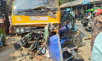 সাদুল্লাপুরে কাভার্ড ভ্যানের ধাক্কায় ২ অটোরিকশা যাত্রী নিহত