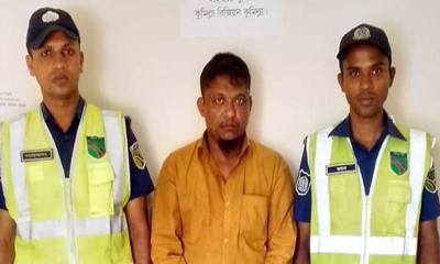 অভিনব কায়দায় ইয়াবা পাচারকালে হাইওয়ে পুলিশের হাতে আটক ১