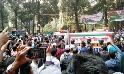 জানাজার জন্য সংসদ ভবনে পৌঁছেছে ওসমান হাদির মরদেহ