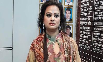 নায়িকা রঞ্জিতার কান ছিঁড়ে দুল নিয়ে গেল ছিনতাইকারী