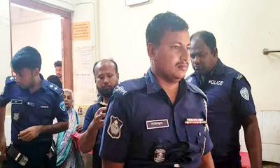 ফেনীতে পুলিশের ওপর হামলা, আহত ৩