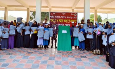পলাশপুর বিজিবির উদ্যগে মানবিক সহায়তা ও শীতবস্ত্র বিতরণ