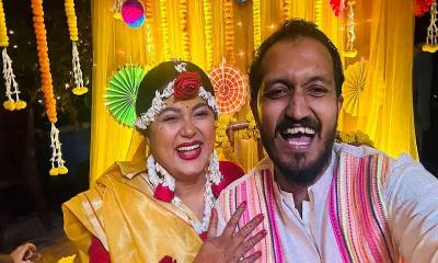 পরকীয়ার অভিযোগে সংসার ভাঙল অভিনেত্রী মৌসুমী হামিদের