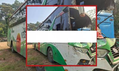 চট্টগ্রাম-কক্সবাজার মহাসড়কে ভয়াবহ দুর্ঘটনা, বাসের ধাক্কায় প্রাণ গেল ২ পর্যটকের