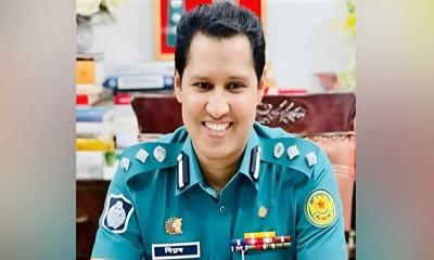 বিপ্লব কুমার ও তার স্ত্রীর ২৮টি ব্যাংক হিসাব অবরুদ্ধ
