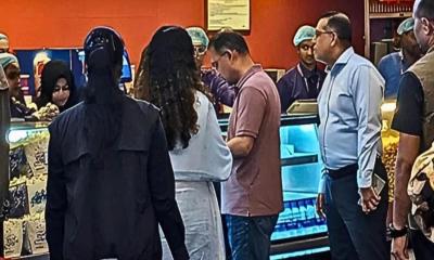 ঈদের সিনেমা দেখতে জাইমাকে নিয়ে প্রেক্ষাগৃহে প্রধানমন্ত্রী তারেক রহমান