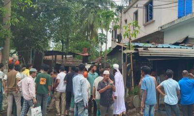সীতাকুণ্ডে গ্যাস সিলিন্ডার বিস্ফোরণ, প্রাণ গেল ভ্যানচালকের, দগ্ধ ৪