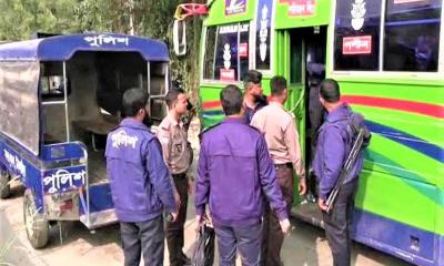 চলন্ত বাসে কলেজছাত্রীকে রাতভর গণধর্ষণ, চালক-হেলপারসহ গ্রেপ্তার ৩