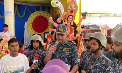 সন্দ্বীপে নৌবাহিনীর নিরাপত্তায় পূজামণ্ডপে শান্তিপূর্ণ প্রতিমা বিসর্জন