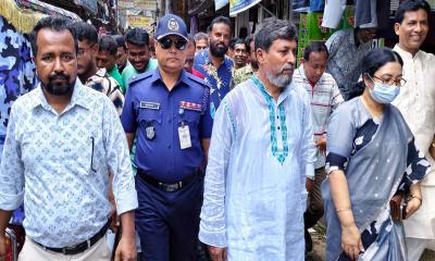 মাদারীপুর পুরান বাজার কাঁচাবাজার পরিদর্শনে এমপি জহান্দার আলী জাহান