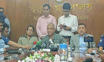 অবৈধ সুবিধায় জড়ালে পুলিশও ছাড় পাবে না