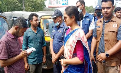 ইউএনওকে সাধারণ যাত্রী ভেবে অতিরিক্ত ভাড়া দাবি, দুই চালককে জরিমানা