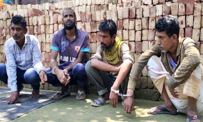 হিলিতে ইউএনওর মাদকবিরোধী অভিযান, নারীসহ ৫ জনের কারাদণ্ড