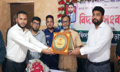 ভেড়ামারায় ইউএনও রফিকুল ইসলামের বিদায় সংবর্ধনা অনুষ্ঠিত
