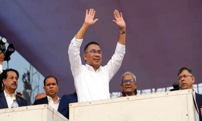 রাজনীতির চালকের আসনে তারেক রহমান