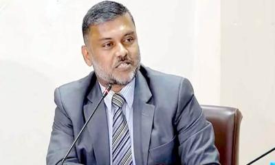 নির্বাচন কমিশন দ্বিধাগ্রস্ত হয়ে পড়েছে
